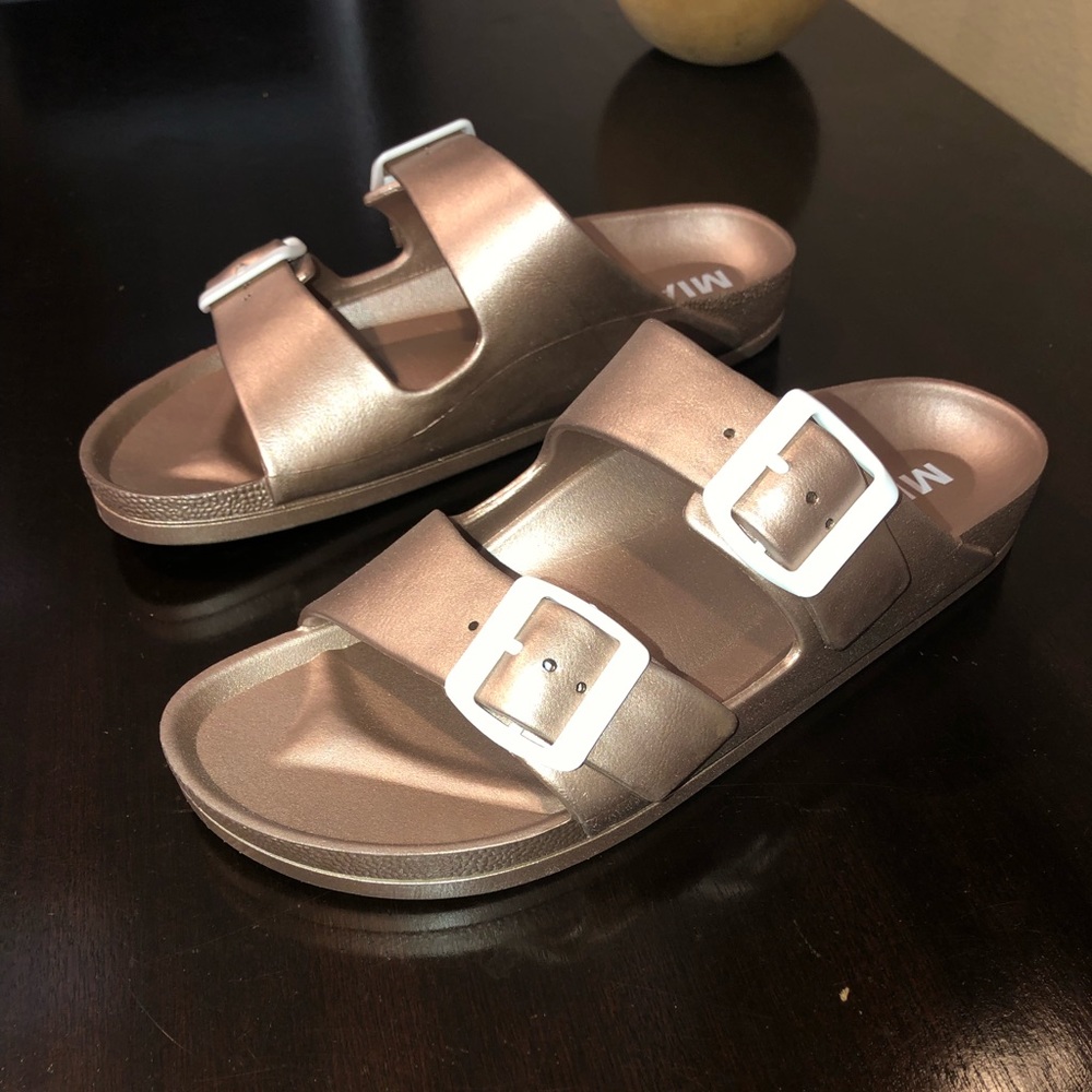 Rose Gold Buckled Slide Sandal’s